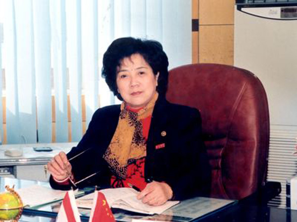 20071201鲍莉萍：我要办一所汽车院校02-鲍莉萍.jpg