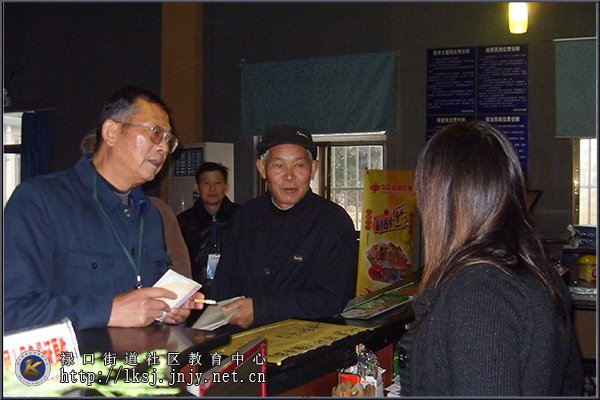20151126徐大本：风雨无阻的网吧义务监督员04.jpg