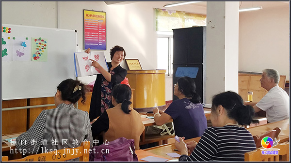 20180929铜山集镇老年大学开设剪纸艺术培训班01.jpg