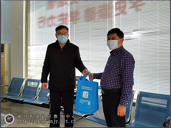 20211221禄口移动课堂开展“送读本到社区”活动02.jpg