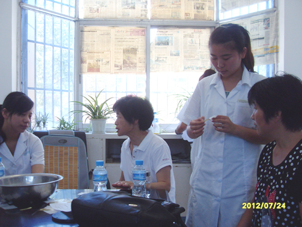 20120724科普知识宣传暨健康义诊活动走进禄口街道社区教育中心02.jpg