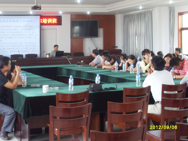 20120906秋季大棚蔬菜科学种植技术培训班在禄口开班03.jpg