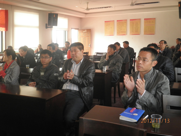 20121113小麦要高产增收，专家来传经送宝06.jpg