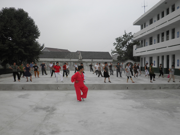 20110914禄口街道社区教育中心举办太极拳学习班01.jpg