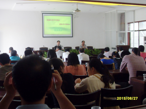 20130827禄口街道社区教育志愿者培训学校再度开课01.jpg