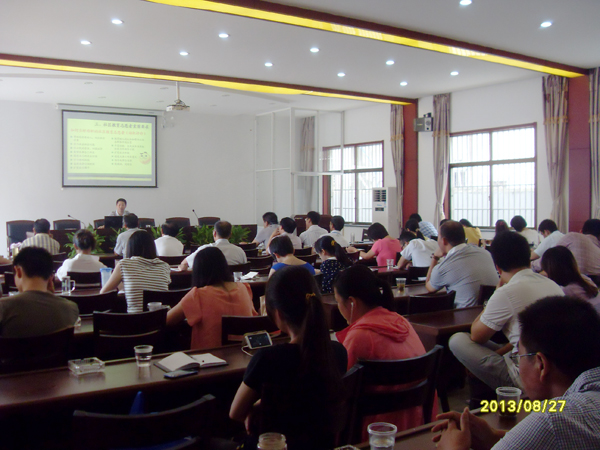 20130827禄口街道社区教育志愿者培训学校再度开课03.jpg