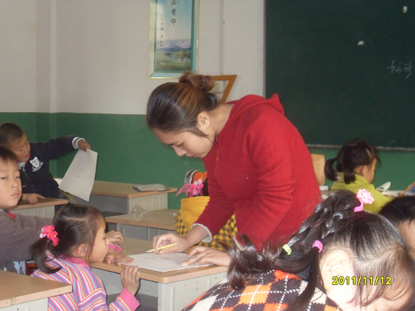 20111112儿童简笔画初级培训班课堂教学掠影02.jpg