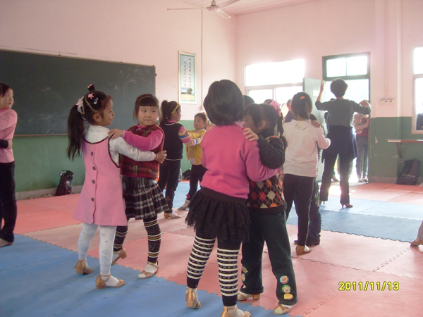 20111113少儿拉丁舞初级培训班课堂教学掠影04.jpg
