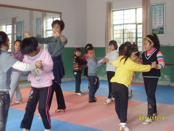 20111113少儿拉丁舞初级培训班课堂教学掠影06.jpg