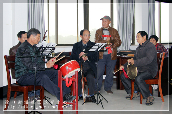 20151123禄口街道社区教育中心“送文艺到社区”活动纪实（小彭篇）01.jpg