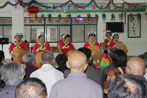 20131012“夕阳红”艺术团慰问演出走进禄口敬老院06.jpg