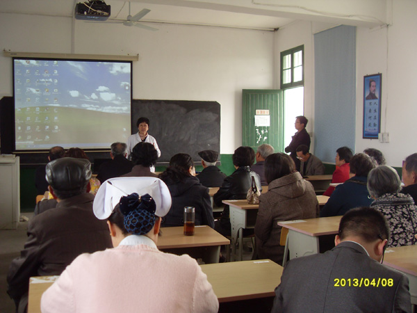 20130410听健康讲座，做免费体检01.jpg