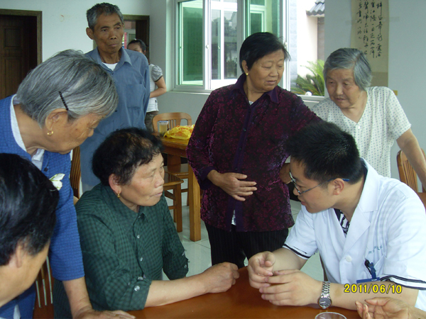 20110610彭福社区老年学校举办中医食疗讲座暨义诊活动06.jpg