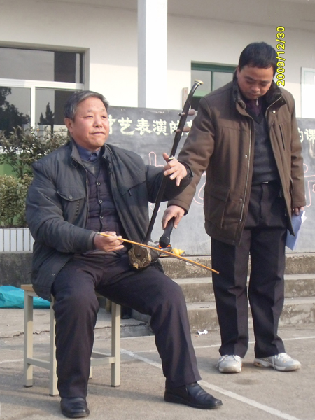 20091230绝活献元旦，歌舞迎新年——铜山集镇老年学校才艺展示活动集锦04.jpg