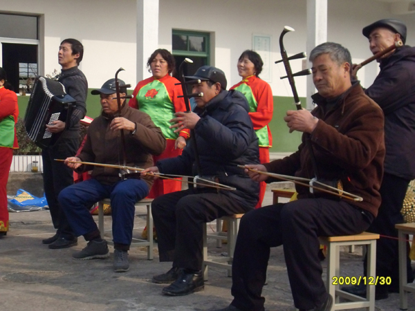 20091230绝活献元旦，歌舞迎新年——铜山集镇老年学校才艺展示活动集锦14.jpg