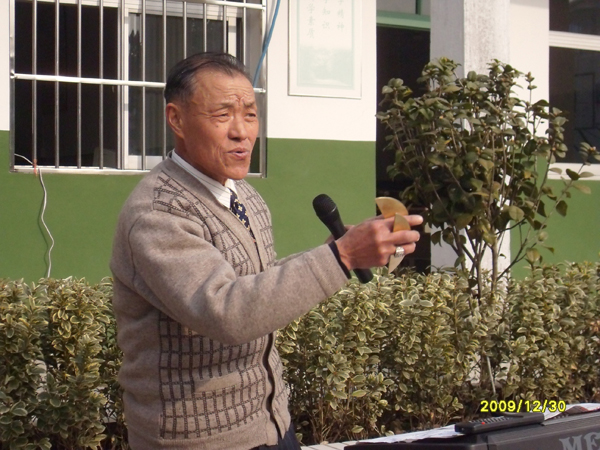 20091230绝活献元旦，歌舞迎新年——铜山集镇老年学校才艺展示活动集锦19.jpg