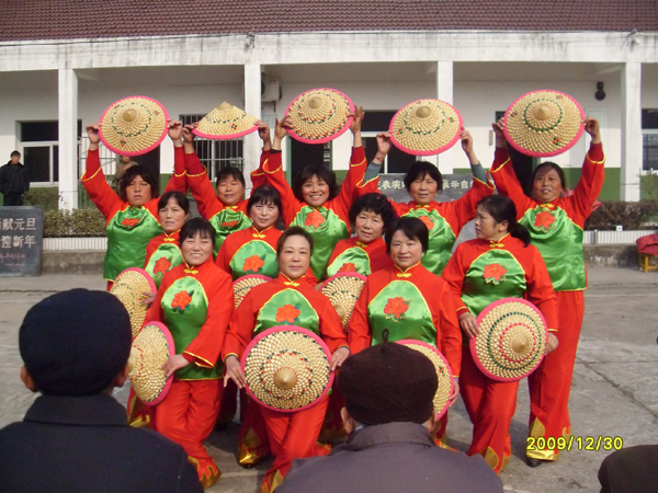 20091230绝活献元旦，歌舞迎新年——铜山集镇老年学校才艺展示活动集锦20.jpg