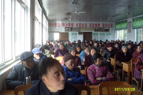 20110325彭福社区老年学校举办肿瘤防治宣传教育主题活动04.jpg